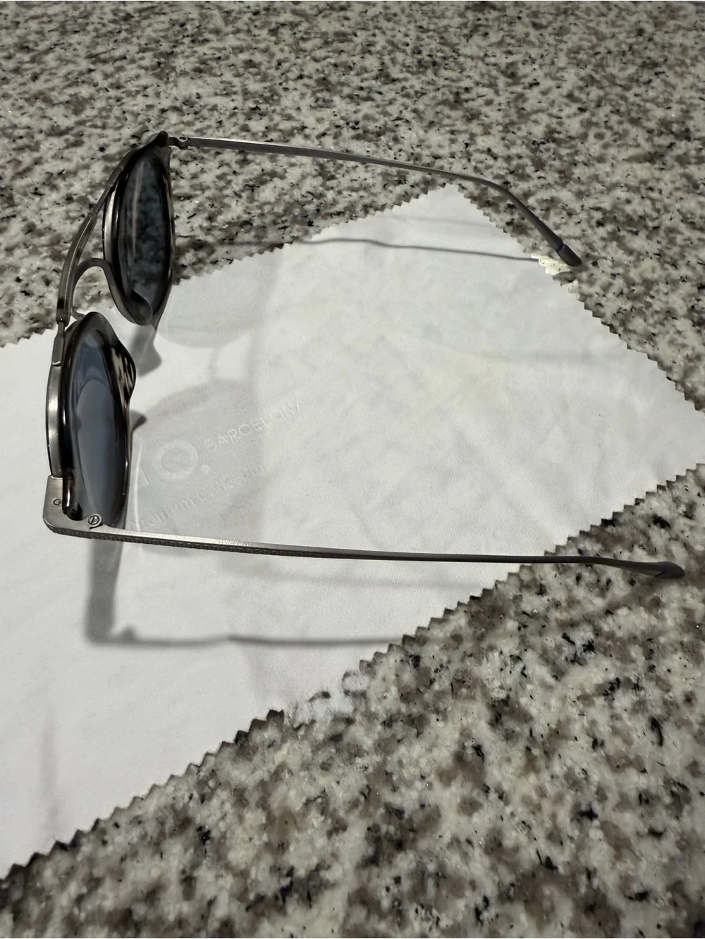 Men's Round Metal-Bridge Sunglasses in Blue Gradient